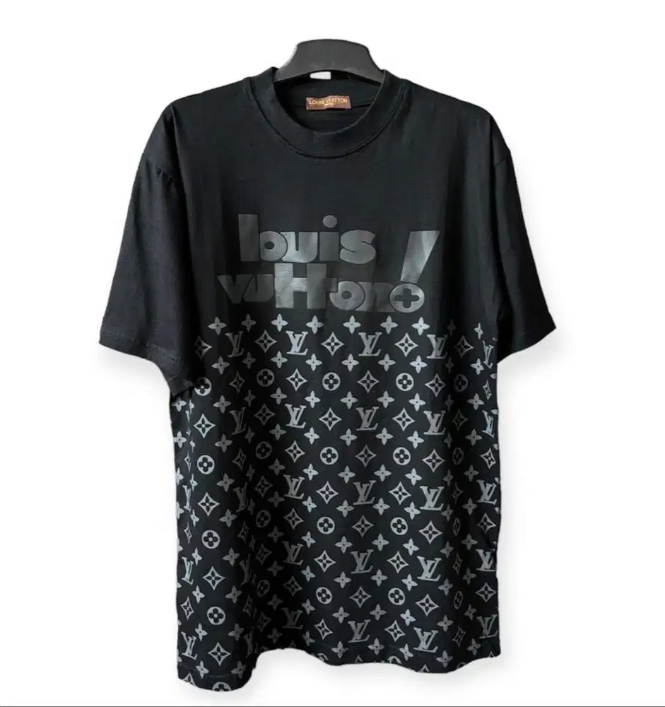 Kaos tshirt preloved bal hitam P79 x L59 monokrom ful LV