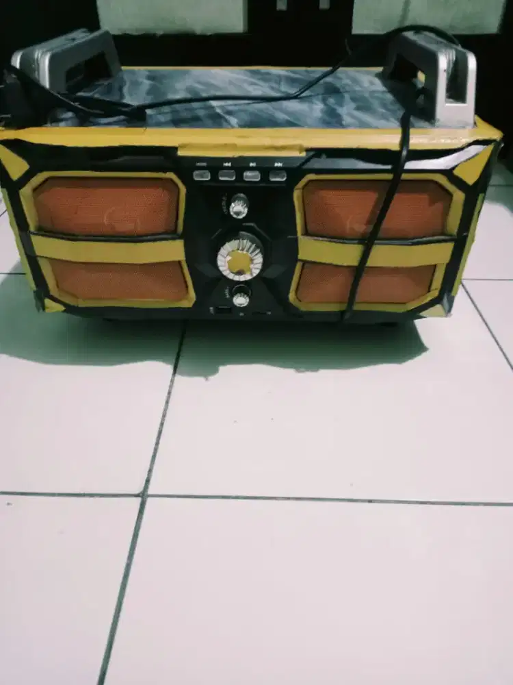 Pengeras suara Advance - M330BT