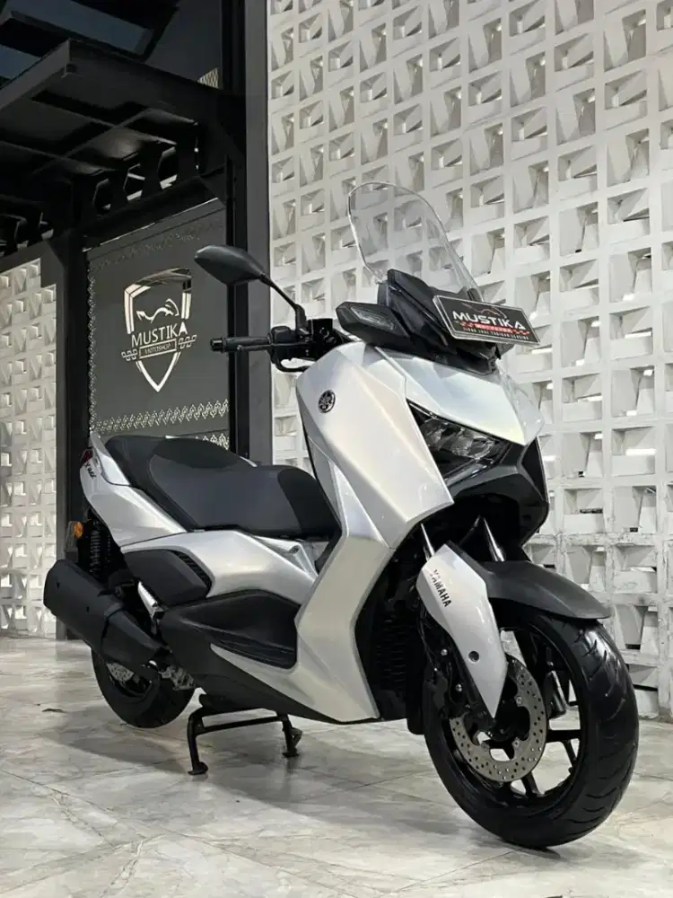 Silver Premium‼️Yamaha XMAX Connected 250 2024. KM 16rb. DANNY Mustika