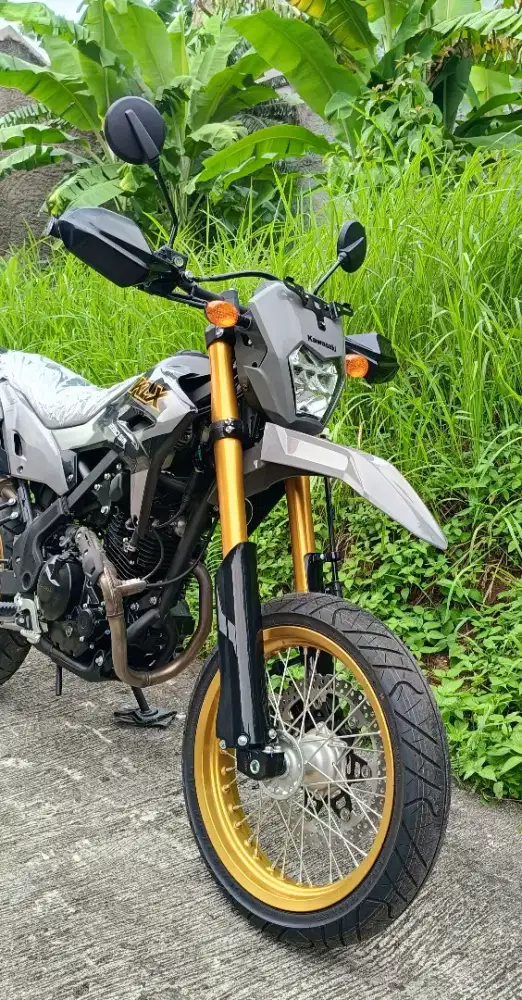 KLX 230 SM SE BRAND NEW