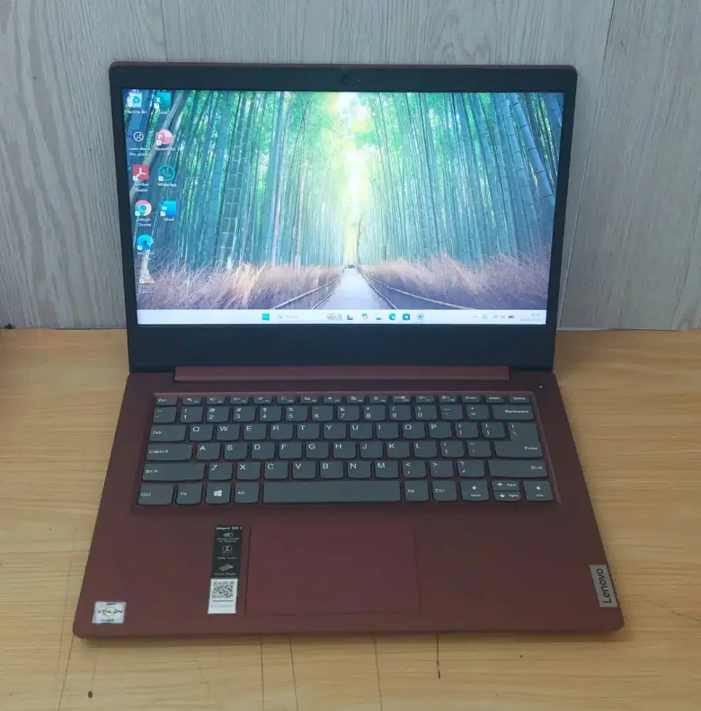 Lenovo Slim 3 AMD ATHLON 3050U|8GB|256GB|RADEON|14FHD|WIN11