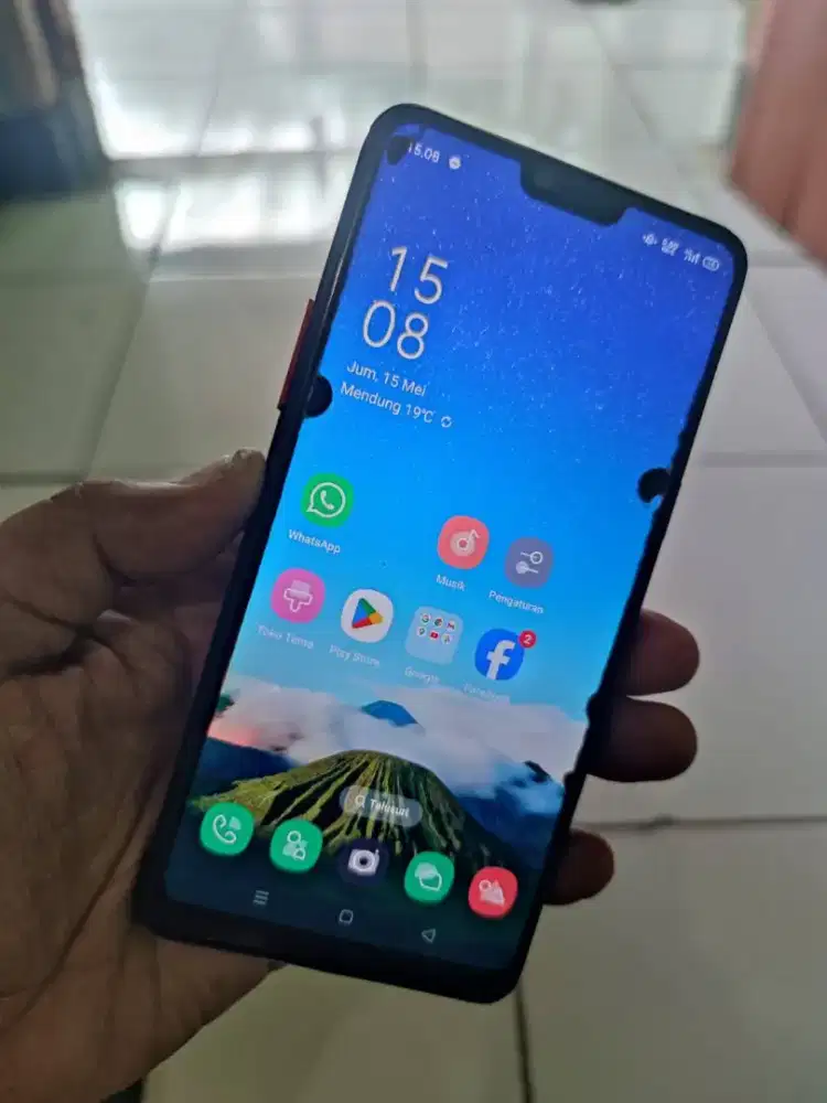 Oppo F7 4/64 hp cas