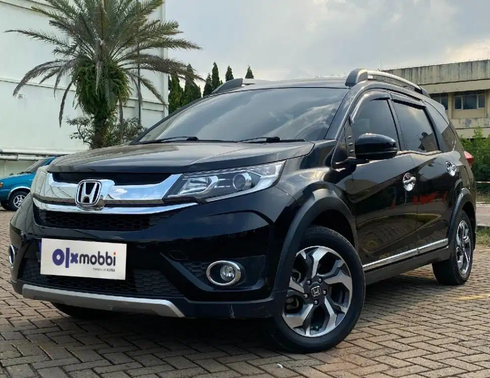 TDP 7,JT, Honda BR-V 1.5 E Bensin-AT Hitam 2017
