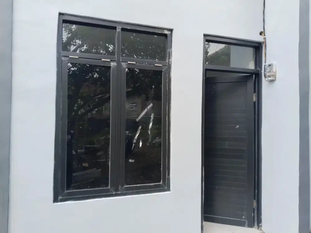 DISEWAKAN RUMAH 1 LANTAI PER TAHUN RP. 15 JT