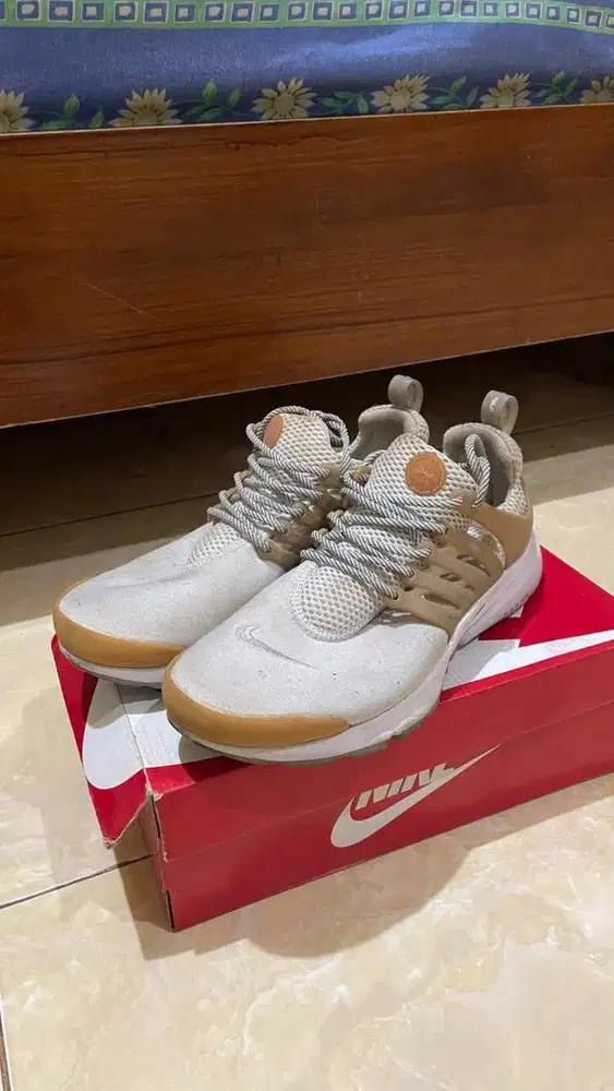 SEPATU SNEAKERS LARI PRIA NIKE AIR PRESTO ESSENTIAL WHITE SIZE 41