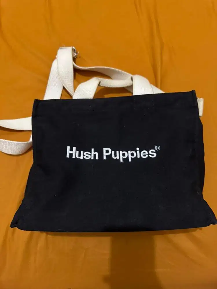 Tas Selempang Hush Puppies size L Canvas