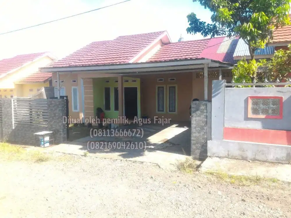 DIJUAL CEPAT!! RUMAH 3KT,1KM,CARPORT 2 MOBIL.
