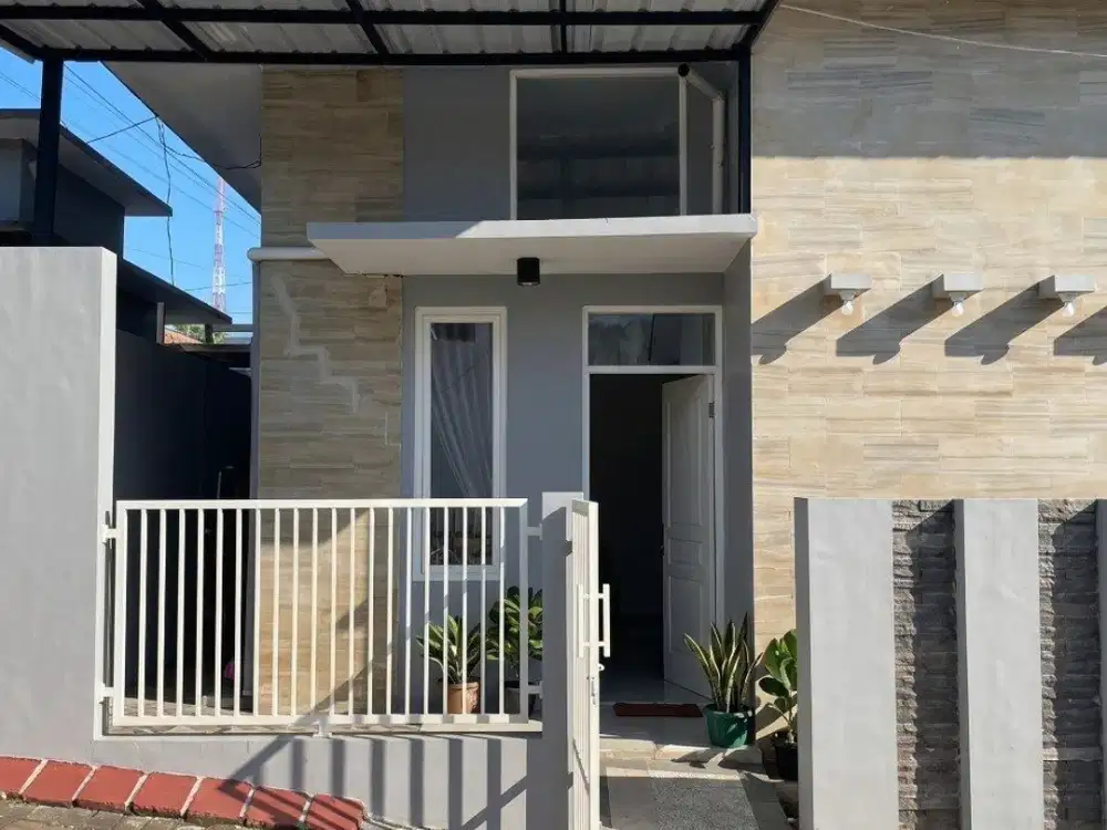 Dijual Cepat Villa Hook Terawat Cocok untuk Villa atau Homestay Siap Huni View Pegunungan Udara Sejuk Akses Mudah ke Wisata BNS di Oro-oro Ombo