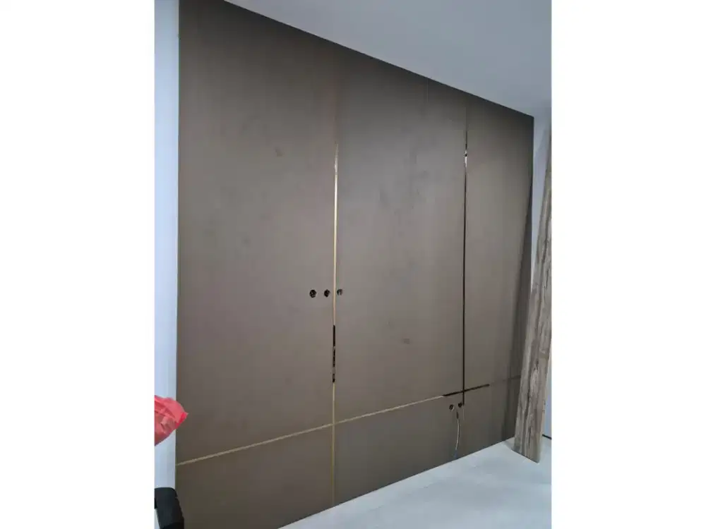 DIJUAL RUMAH MEWAH 2 LANTAI BAGUS SIAP HUNI DI SENTUL CITY SSR1073