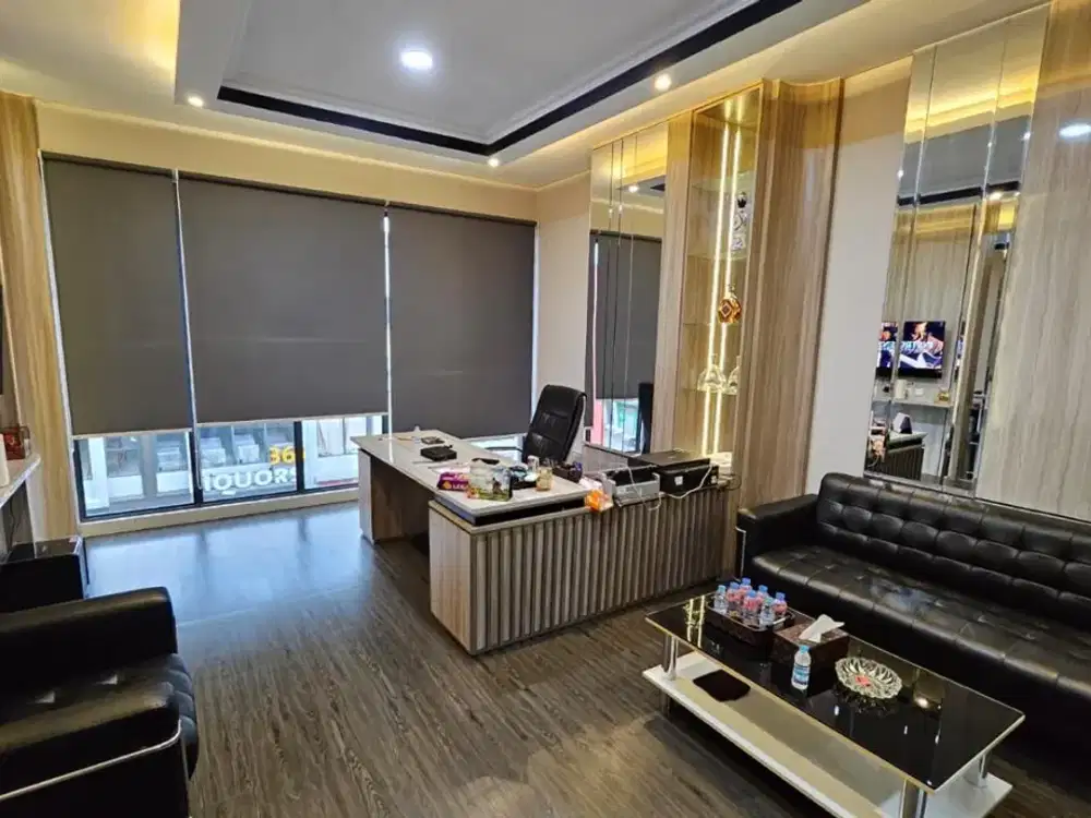 Ruko 3 Lantai Full Furnish Cocok untuk office Maggiore Junction Gading Serpong kamar mandi ada shower