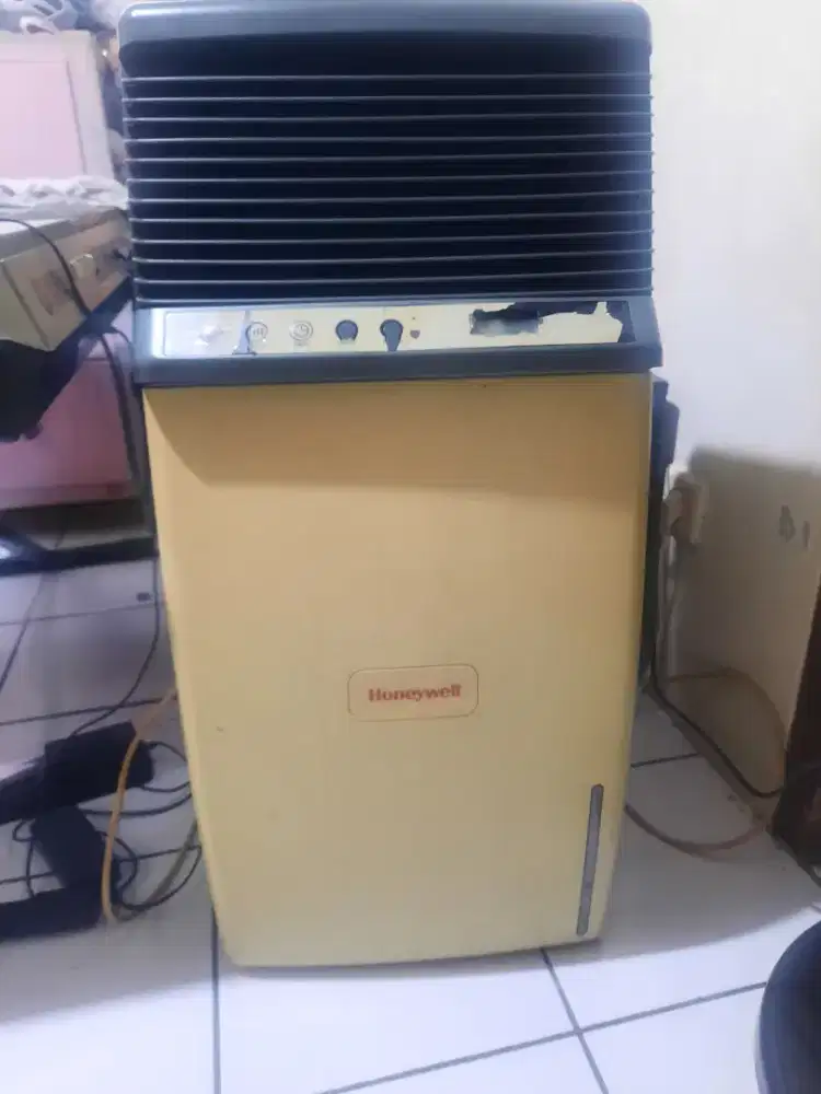 Air cooler Honeywell baru sj mati krn anak pencet2 akhirnya tiba2 mati