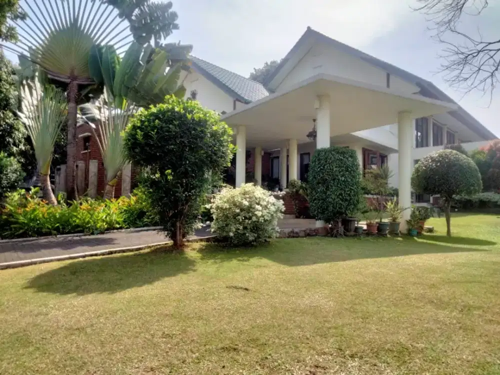 RUMAH OLDMONEY DENGAN PRIVATE POOL - LEBAK BULUS JAKARTA SELATAN