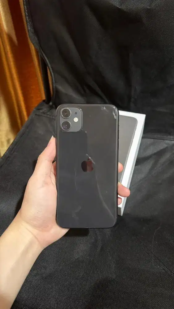 iphone 11/64 hitam