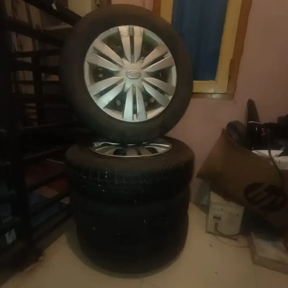 Ban Orisini R14 datsun dan velg