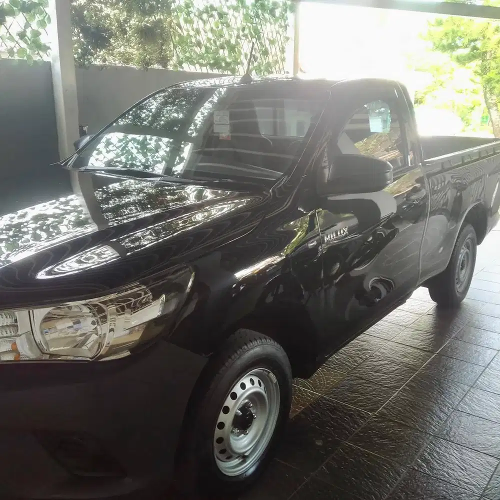 Toyota Hilux Pick Up 4x2 MT 2022