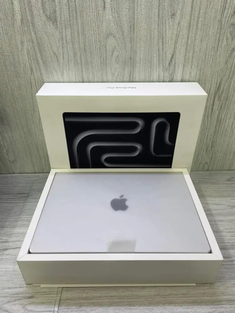MacBook Pro M5 32/1TB Black 14inc Ibox