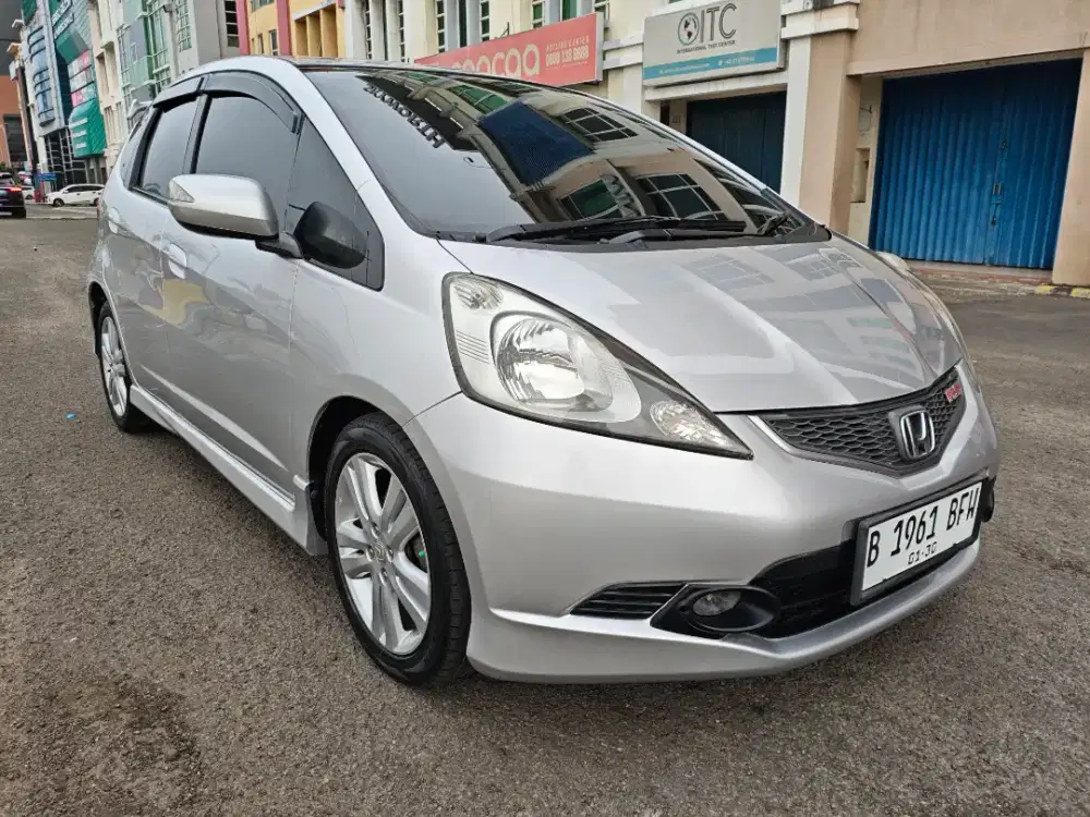 LOW KM JAZZ RS AT 2010 TDP23 Honda JAZZ 1.5 RS Matic 2009