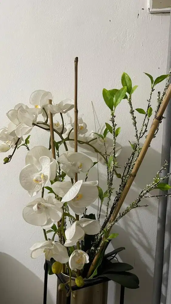 Bunga anggrek artificial