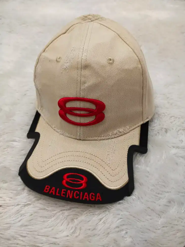 Authentic Luxury BALENCIAGA caps sangat keren dan bagus banget