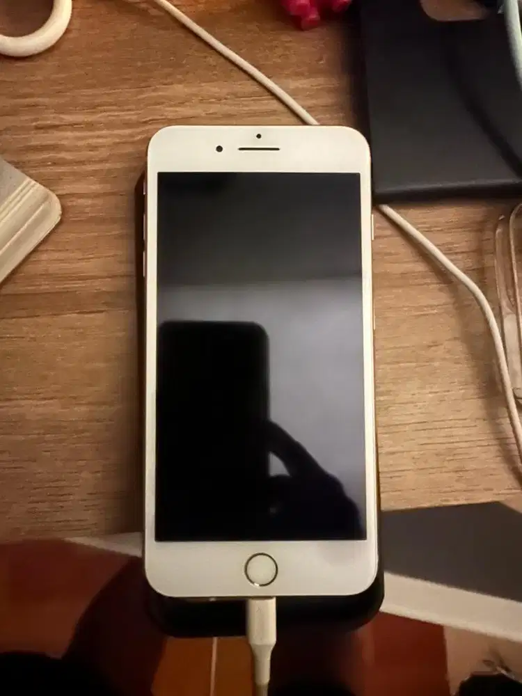 iphone 8 plus stuck logo