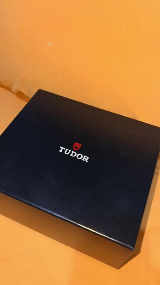 Jam tangan Tudor Blackbay