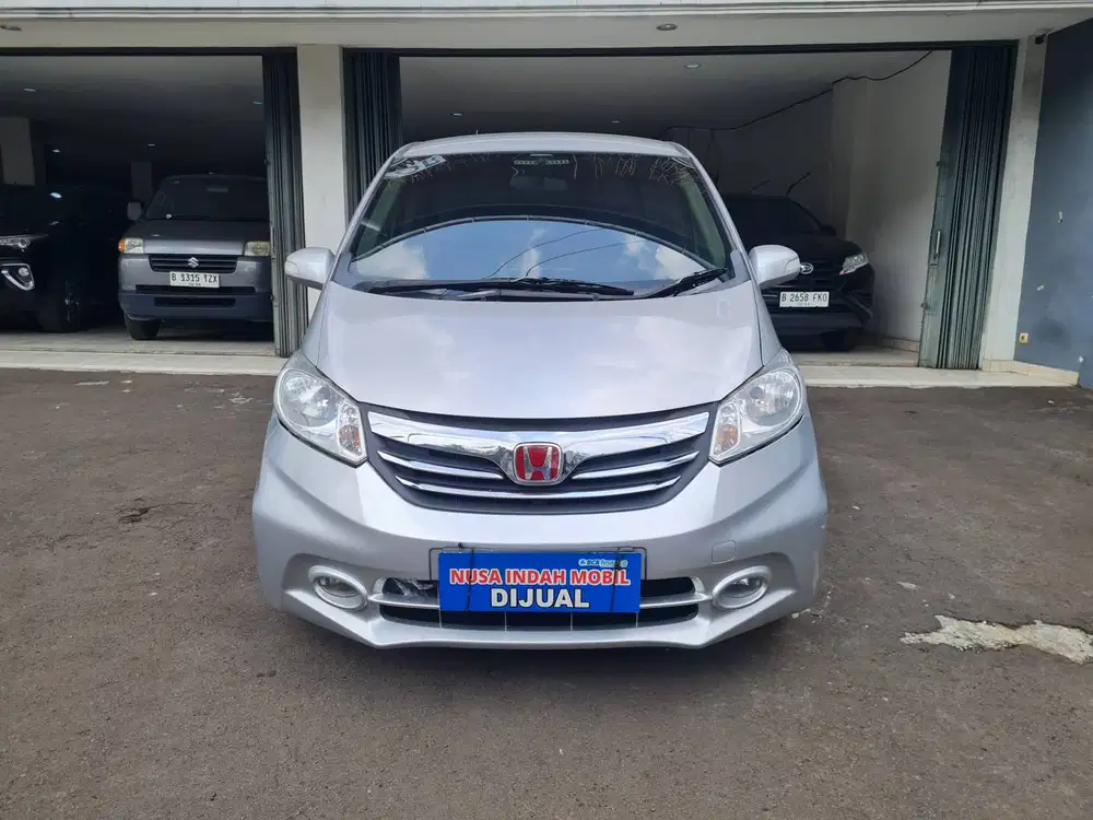 TDP 4 JUTA Honda Freed PSD MATIC 2012