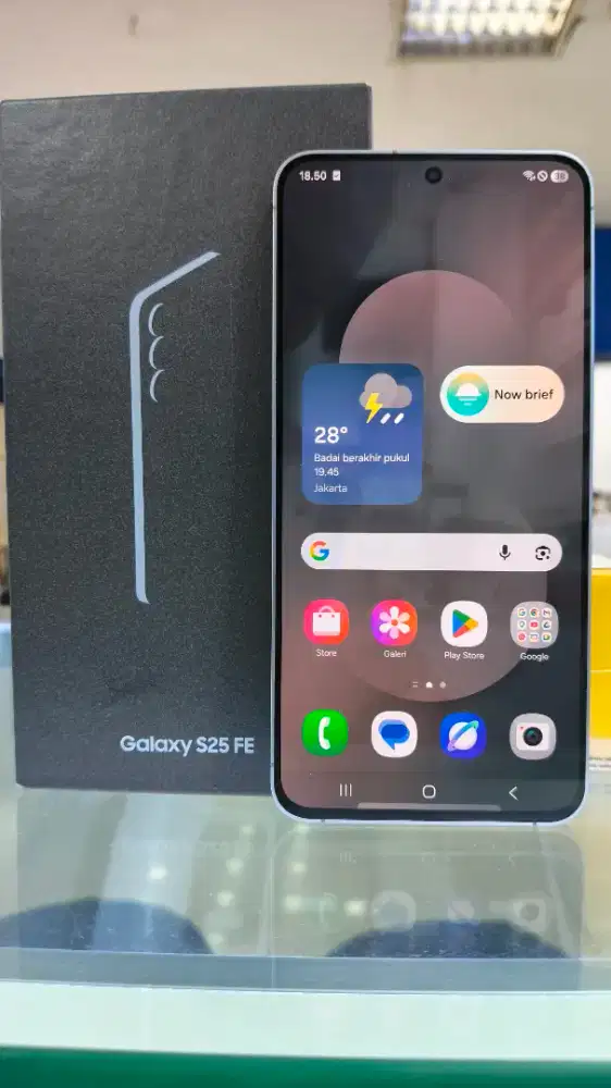 Samsung Galaxy S25 FE 8/256 Bekas Garansi sampai November 2026