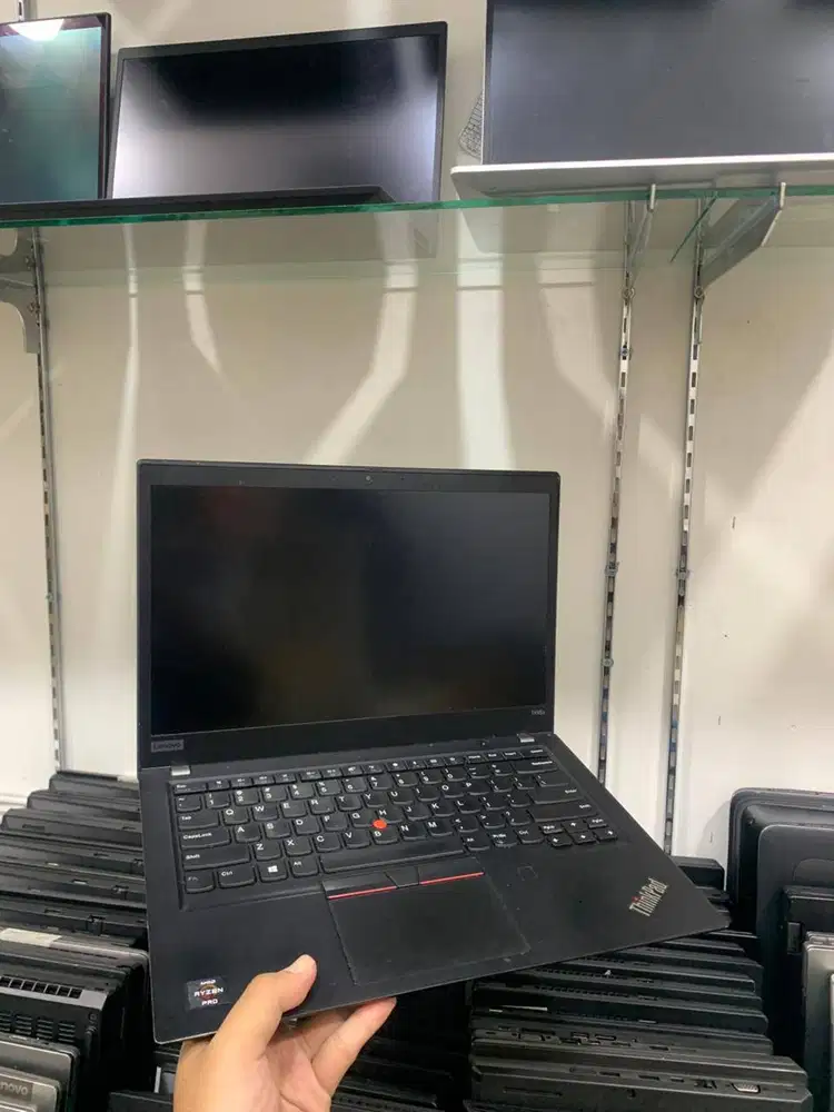 Lenovo Thinkpad T495S Ryzen 7 Pro 3700U Ram : 16 GB •SSD : 256 GB *RVN