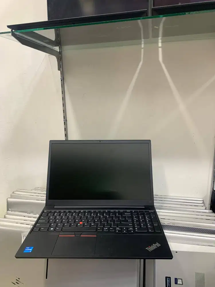 Lenovo Thinkpad E15 Core i5 Gen 11 •Ram : 16 GB •SSD : 256 GB *RVN