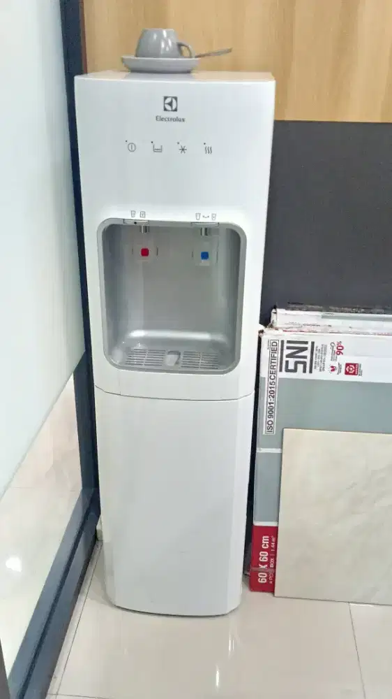DISPENSER ELECTROLUX