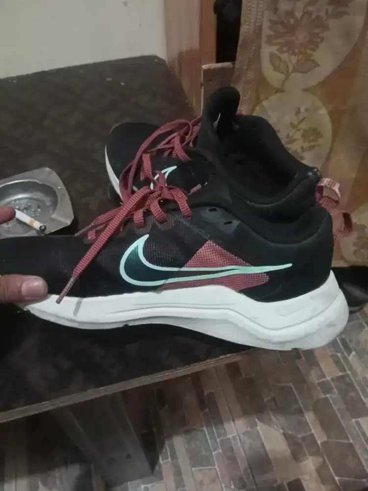 Sepatu running Nike