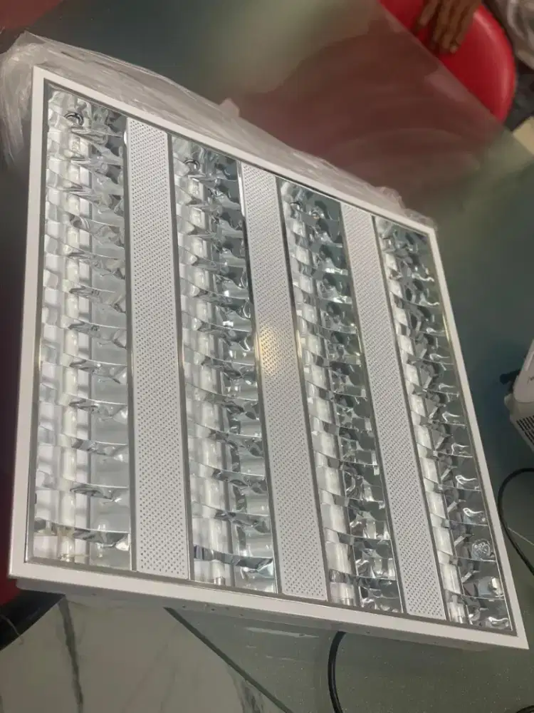 Lampu T5 Louver 4x14 watt Build Up General Electric (GE)