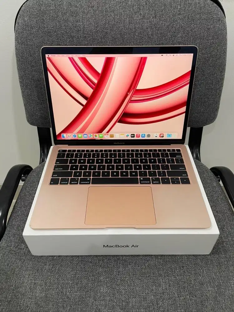 MacBook Air 2019 i5/8/128GB iBox