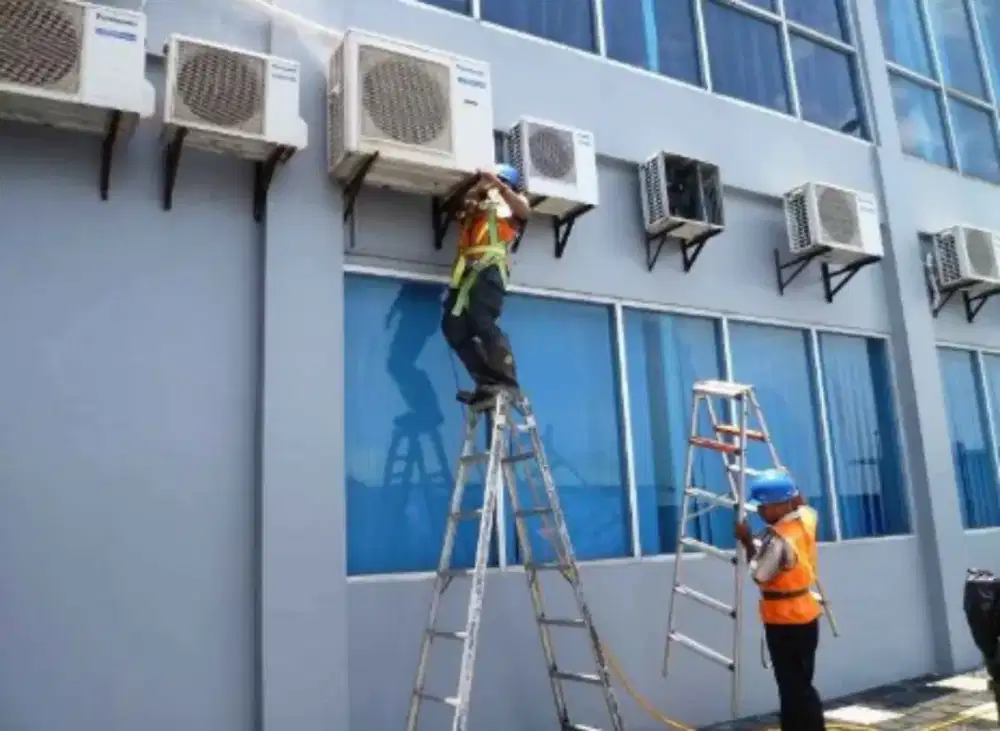 Service ac tidak dingin, bongkar pasang ac, cuci ac, tambah/isi freon