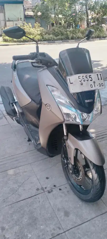 LEXI ISS TH 2020 mulus pjk baru plat 2030