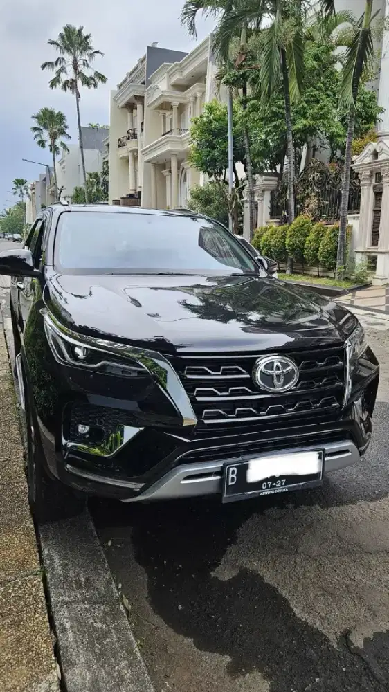 LOW KM!! TOYOTA FORTUNER 2.8 VRZ MULUS!!