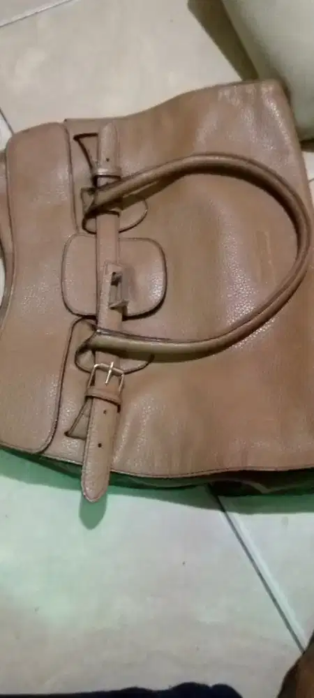 Tas slempang wanita