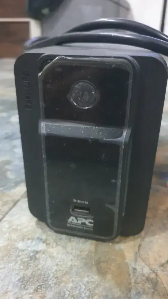 UPS APC Easy UPS 700VA / 360W - Lengkap Dus Lengkap-Pemakaian Terawat