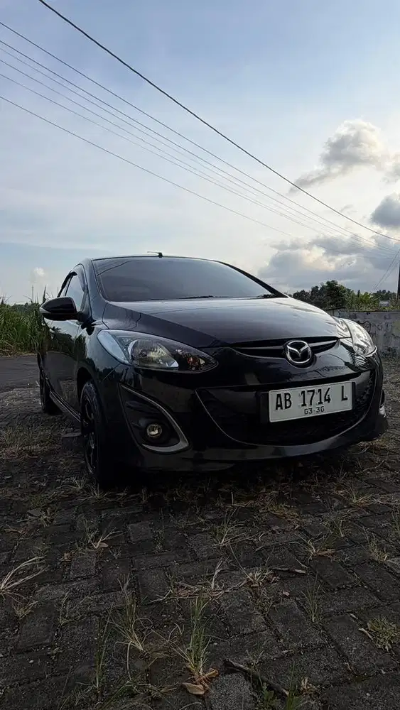 MAZDA 2 2014 MATIC HITAM