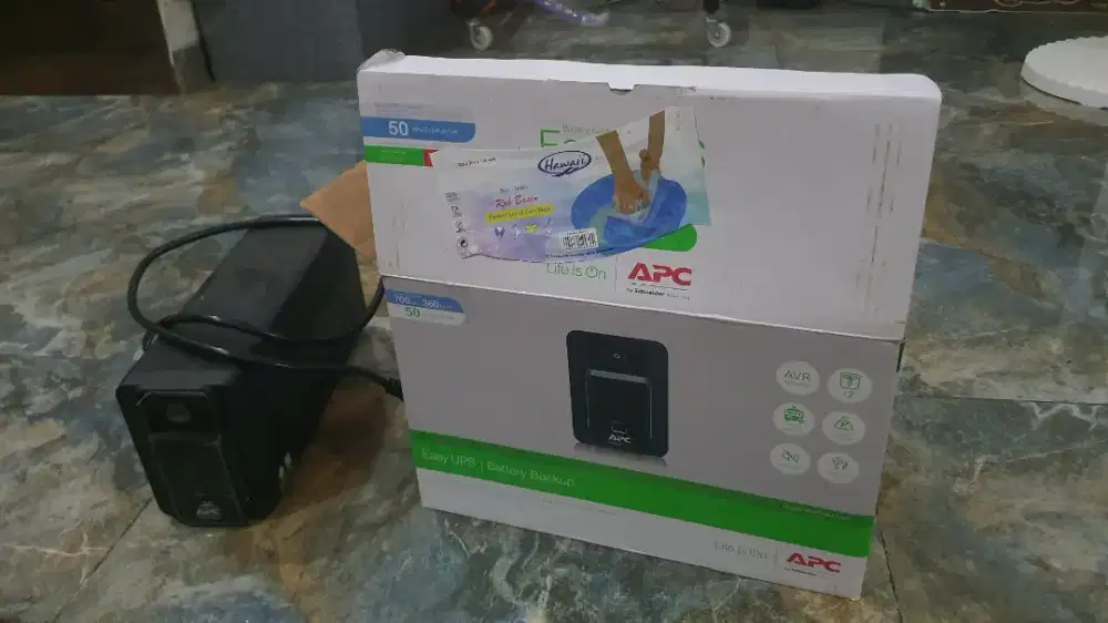 UPS APC Easy UPS 700VA / 360W - Lengkap Dus Lengkap  Pemakaian Terawat