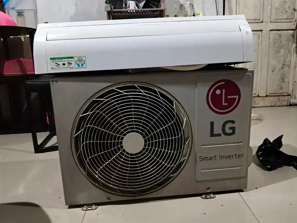 Di jual ac LG inverter 1/2 pk