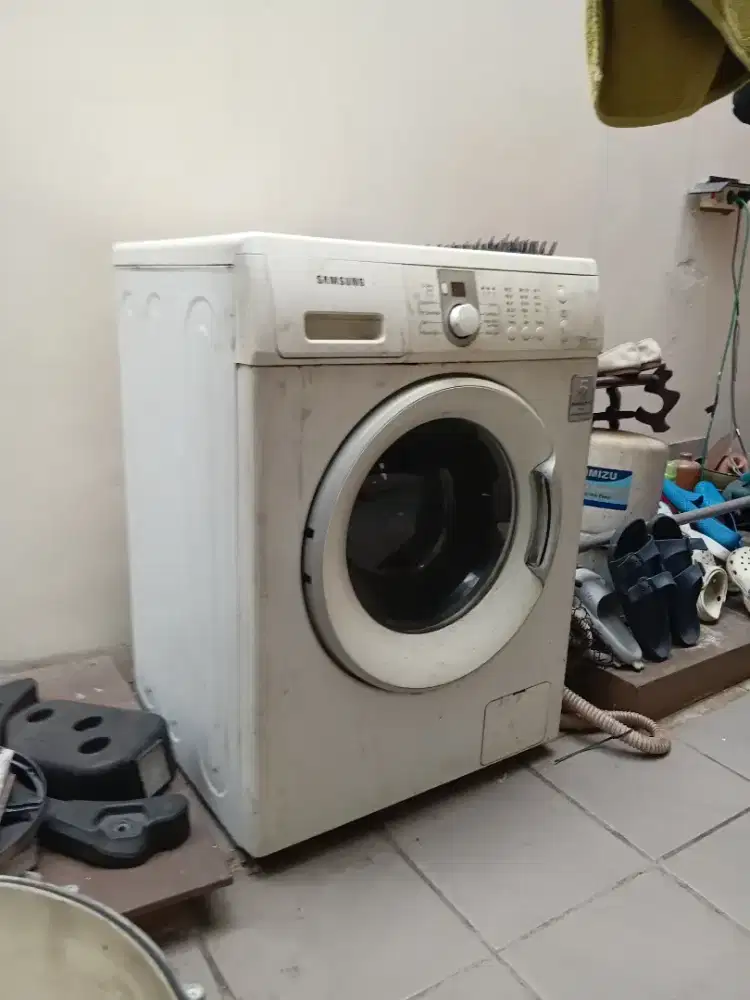 Pangilan mesin cuci dua tabung
