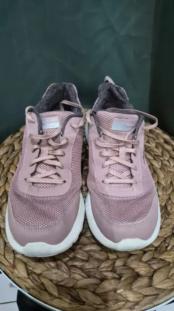 Sepatu skeechers skech-air