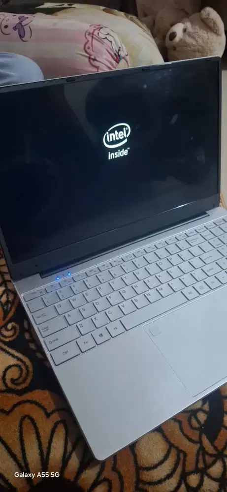 Laptop bekas baru