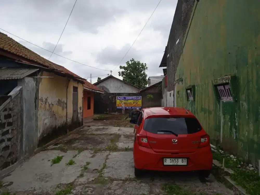 Di jual rumah hunian halaman luas