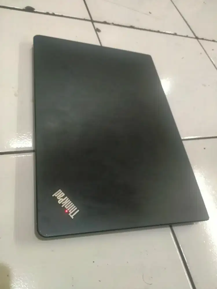 Thinkpad core i7 RAM 8Gb/NVME 512Gb batre bagus mulus (No minus)