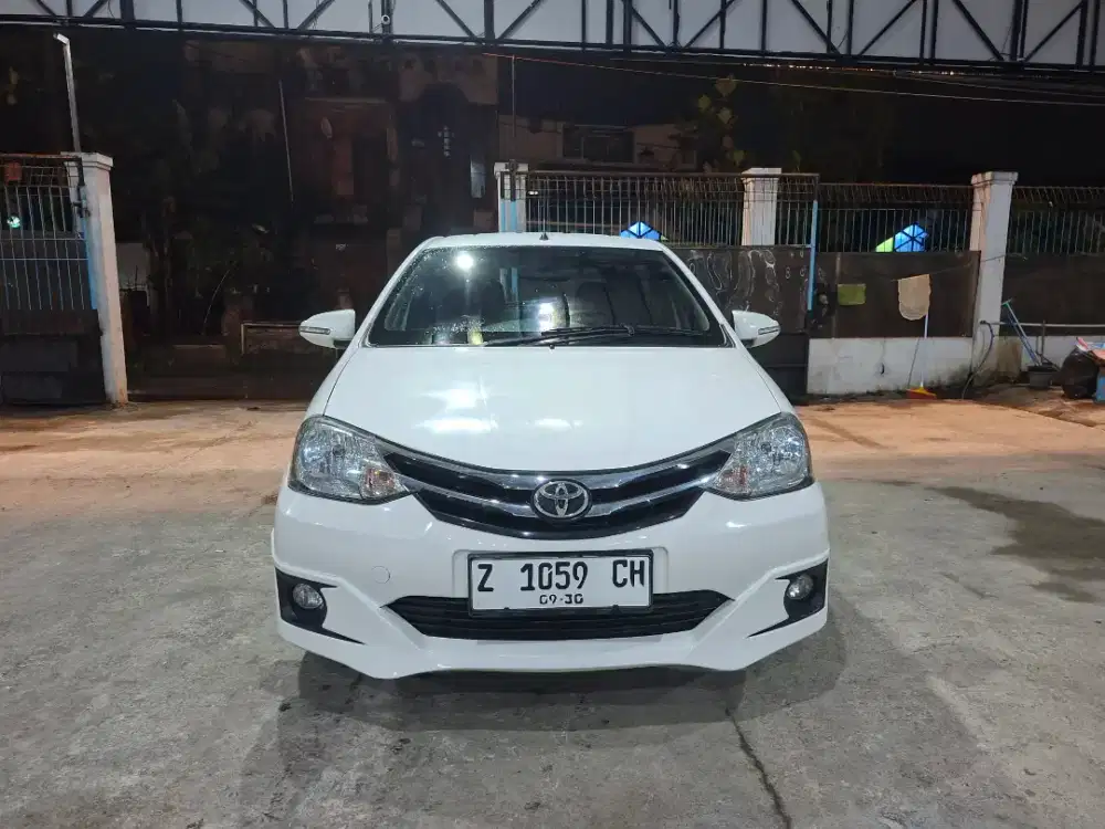 Dp 5 jt Toyota Etios Valco G 1,2 Manual 2015