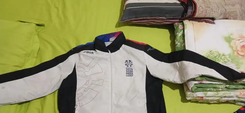 Jaket olahraga official Asian Games Jakarta