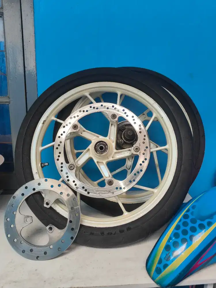 Velg satria FU sepaket ban bonus spakbor
