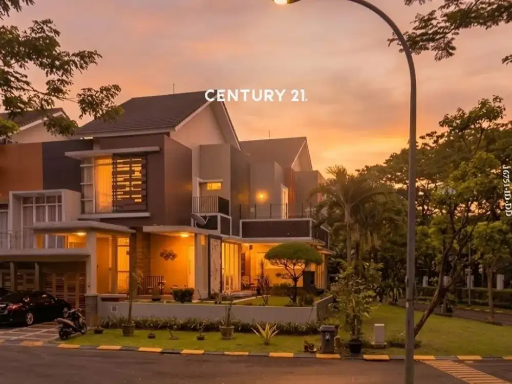 Rumah Asri Hook Samping Taman Di Cluster Kebayoran Residence